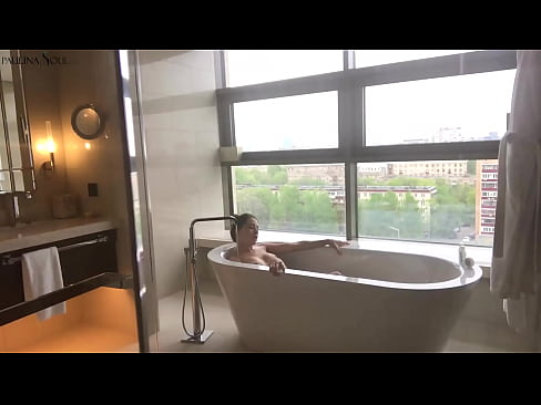 ❤️ Потрясающая Малышка Страстно Дрочит Киску в Ванной Секс видео у нас ❌️❤
