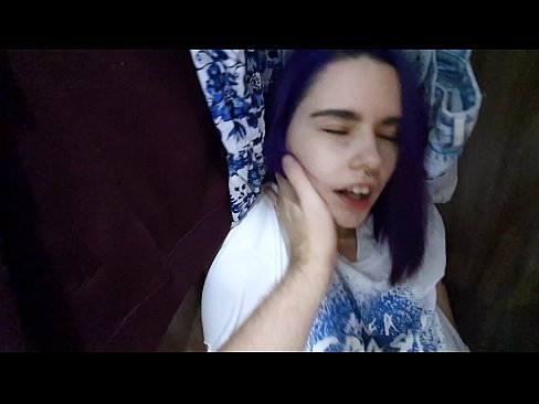 ❤️ Нашел сестренку в шкафу и помог кончить Секс видео у нас ❌️❤