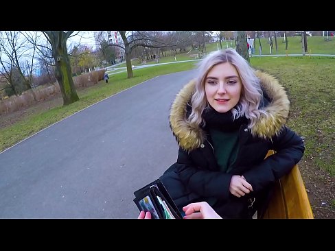 ❤️ Глотает горячую сперму незнакомца за деньги - минет в парке от Eva Elfie Секс видео у нас ❌️❤